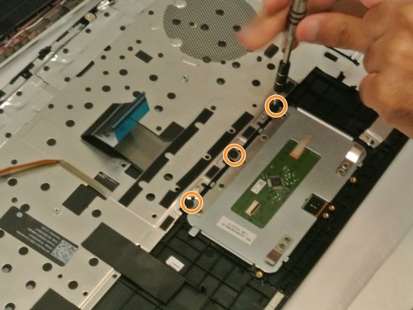 HP Pavilion 15-bk020wm Touchpad Replacement: crwdns2935265:05crwdnd2935265:03crwdnd2935265:03crwdne2935265:0