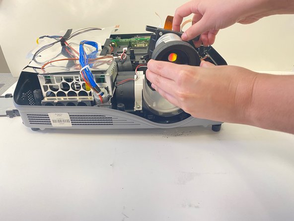 Hitachi CP-X440 Lens Replacement: crwdns2935265:09crwdnd2935265:03crwdnd2935265:03crwdne2935265:0