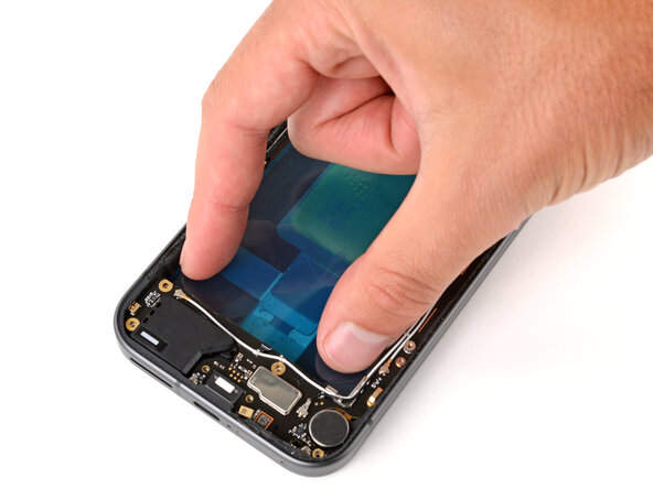 Google Pixel 9a Battery Replacement: passo 30, immagine 3 di 3