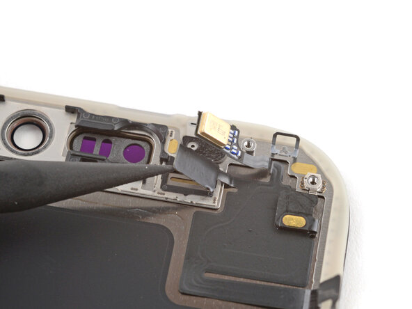 iPhone 17 Pro Screen Replacement, Pry up the sensors: crwdns2935265:027crwdnd2935265:03crwdnd2935265:03crwdne2935265:0