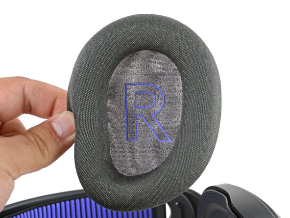 Logitech G522/A20 X Lightspeed Ear Pads Replacement, Remove the ear pads: crwdns2935265:02crwdnd2935265:03crwdnd2935265:03crwdne2935265:0
