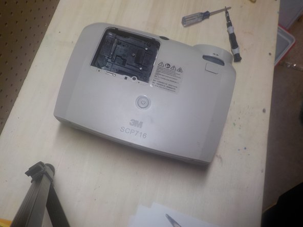 3M SCP176 Projector Lamp Replacement, Install the lamp: crwdns2935265:03crwdnd2935265:02crwdnd2935265:03crwdne2935265:0