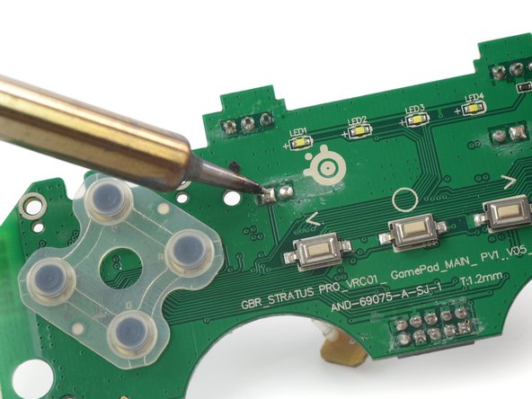 SteelSeries Stratus Duo Mainboard Replacement, Remove the mainboard: step 14, image 3 of 3