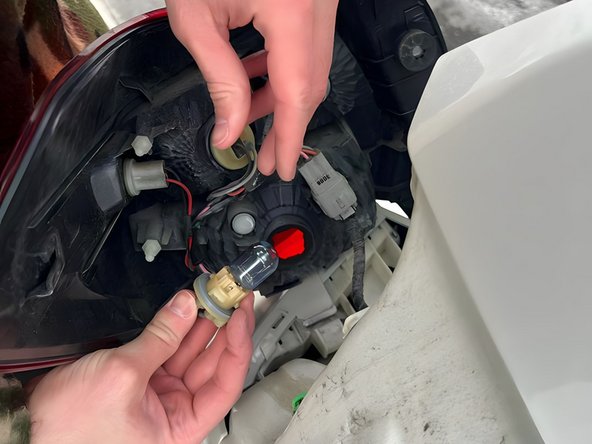 2014 Subaru Impreza Hatchback Brake light Replacement: crwdns2935265:07crwdnd2935265:02crwdnd2935265:02crwdne2935265:0