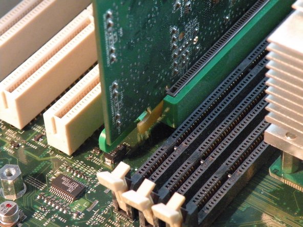 Power Mac G4 Quicksilver Teardown, RAM: crwdns2935265:03crwdnd2935265:02crwdnd2935265:03crwdne2935265:0