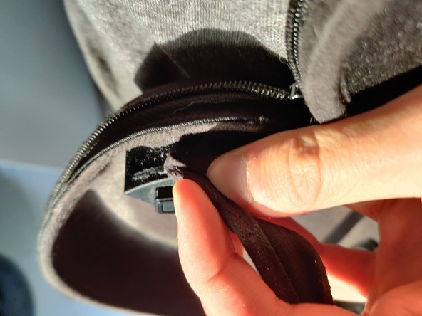 Bose QuietComfort 35 Case Zipper Replacement: crwdns2935265:011crwdnd2935265:02crwdnd2935265:03crwdne2935265:0