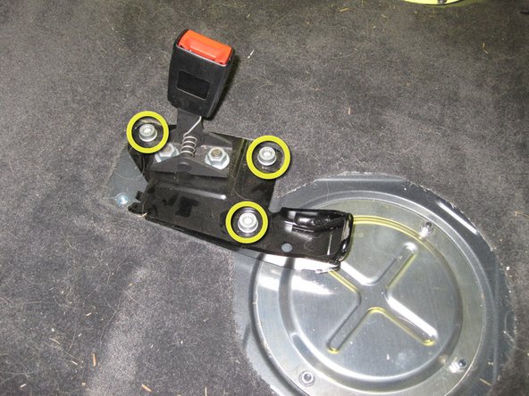 Fixing 2004-2010 Volkswagen Touareg Touareg Gas Leak: stap 8, afbeelding 2 van 3