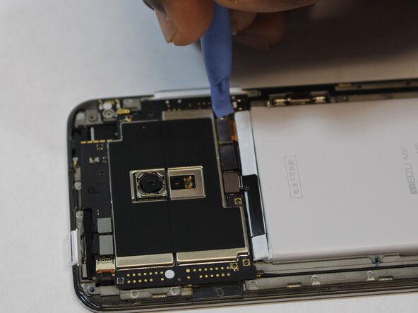 Meizu MX3 Motherboard Replacement, Removing the Battery: crwdns2935265:03crwdnd2935265:02crwdnd2935265:03crwdne2935265:0