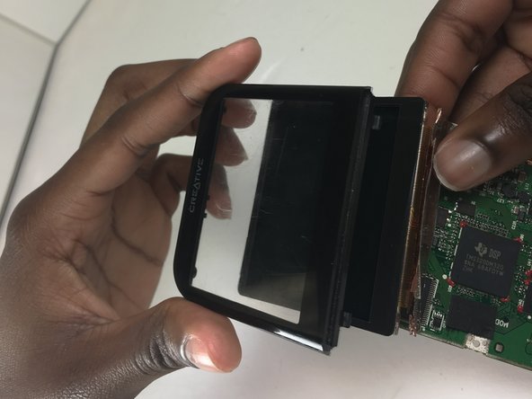 Creative Zen Vision M Screen Replacement, Seperating the digital display: crwdns2935265:08crwdnd2935265:02crwdnd2935265:02crwdne2935265:0