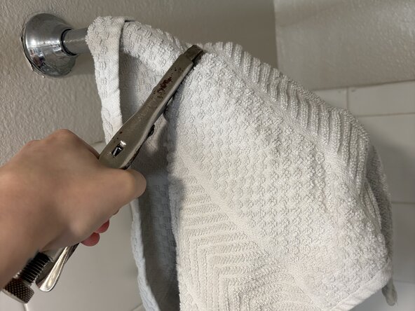 Jolie Shower Filter Head Replacement: step 2, image 2 of 2