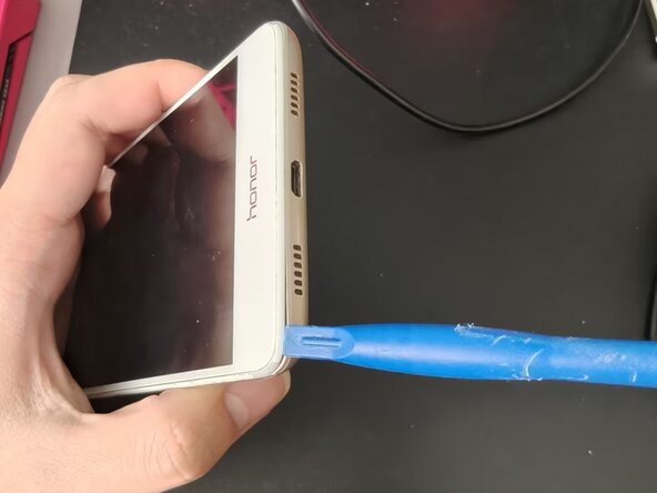 Honor 6X Battery Replacement, Rear Cover Removal: step 1, image 1 of 2