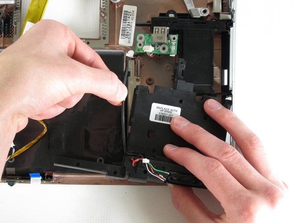 HP Pavilion zd8000 Right Speaker Replacement: crwdns2935265:054crwdnd2935265:02crwdnd2935265:03crwdne2935265:0