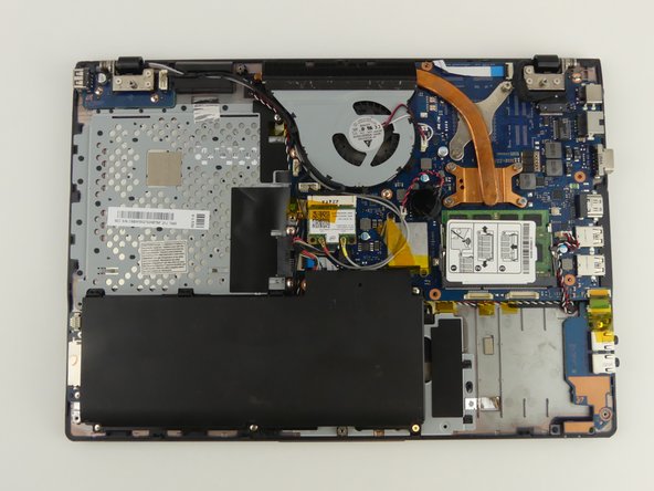 Samsung NP-QX411L Battery Replacement: crwdns2935265:010crwdnd2935265:03crwdnd2935265:03crwdne2935265:0