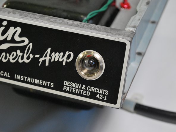 Fender 65 Twin Reverb Light Bulb Replacement: crwdns2935265:03crwdnd2935265:02crwdnd2935265:02crwdne2935265:0