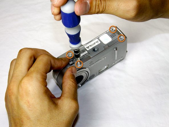 Sony Cyber-shot DSC-P9 Flash Replacement, Outer Casing: crwdns2935265:04crwdnd2935265:02crwdnd2935265:02crwdne2935265:0