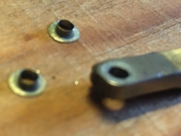 Oakley Penny (X-Metal) Tune-up, Removing the ear stems: crwdns2935265:04crwdnd2935265:02crwdnd2935265:03crwdne2935265:0