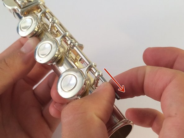 Repairing Flute Felt Key Pads, Removing Keys from the Foot Joint: crwdns2935265:020crwdnd2935265:03crwdnd2935265:03crwdne2935265:0