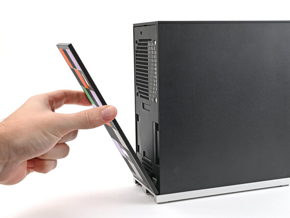 Framework Desktop DIY Edition Quick Start Guide, Install the Front Panel: crwdns2935265:039crwdnd2935265:02crwdnd2935265:03crwdne2935265:0