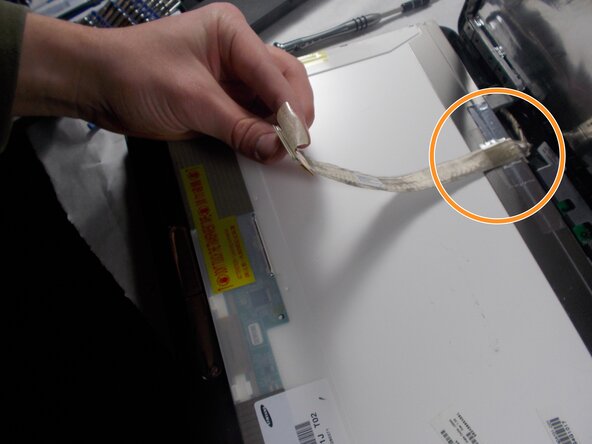 Toshiba Satellite L505D-GS6000 Screen Replacement: crwdns2935265:07crwdnd2935265:02crwdnd2935265:03crwdne2935265:0