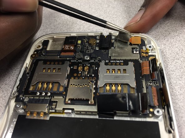 Blu L120 Motherboard Replacement: crwdns2935265:09crwdnd2935265:02crwdnd2935265:03crwdne2935265:0