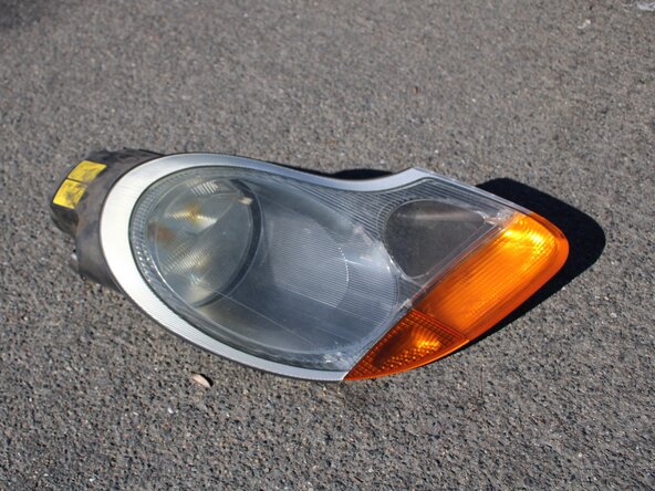 2000 Porsche Boxter Headlight Bulb Replacement: crwdns2935265:04crwdnd2935265:03crwdnd2935265:03crwdne2935265:0