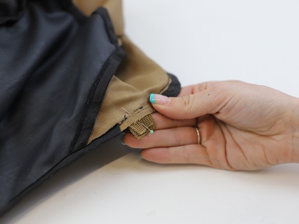 How to Repair a Loose Webbing Strap in a Backpack, Clean the area before stitching: crwdns2935265:06crwdnd2935265:03crwdnd2935265:03crwdne2935265:0