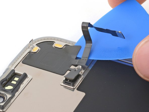 iPhone 15 Pro Max 屏幕更换: 步骤 30 中的图像 2，3