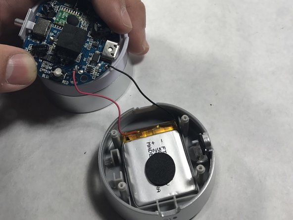 iHome iM71SC Battery Replacement, Battery: crwdns2935265:05crwdnd2935265:03crwdnd2935265:03crwdne2935265:0