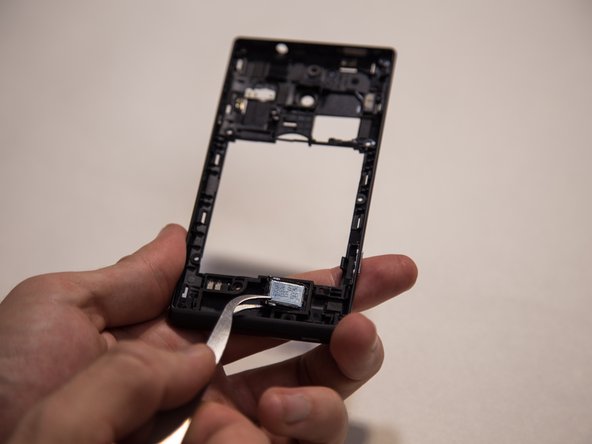 Huawei Ascend W1 Speaker Replacement, Removing the speaker: crwdns2935265:08crwdnd2935265:02crwdnd2935265:03crwdne2935265:0