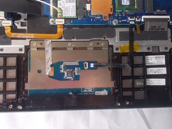 Samsung ATIV Book 7 NP740U3E-K01UB Track Pad Replacement: crwdns2935265:06crwdnd2935265:02crwdnd2935265:02crwdne2935265:0