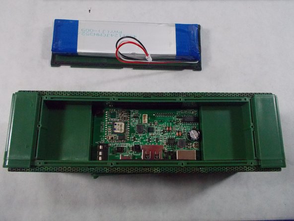 Insignia NS-SPBTBRICK-CM Auxiliary Port Replacement: crwdns2935265:04crwdnd2935265:03crwdnd2935265:03crwdne2935265:0