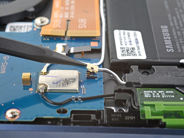 Samsung Galaxy Book Pro 360 15" Daughterboard Replacement, Disconnect the speaker: crwdns2935265:012crwdnd2935265:02crwdnd2935265:02crwdne2935265:0