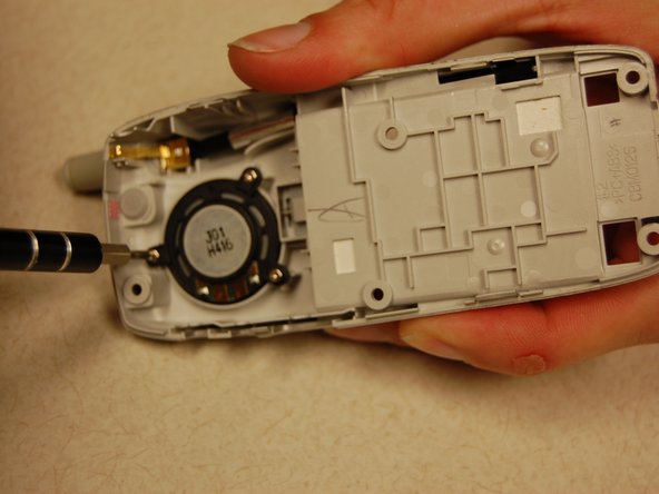 Sprint Sanyo RL-4920 Speaker Replacement, Screws: crwdns2935265:07crwdnd2935265:02crwdnd2935265:02crwdne2935265:0