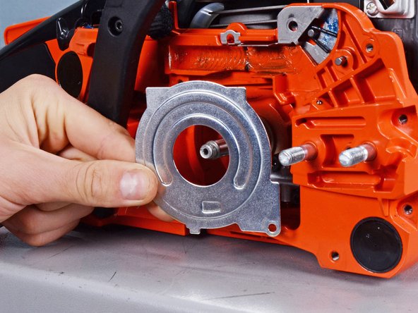 Echo Chain Saw CS4910 2020 Oiler System Replacement, Remove the oiler cover: crwdns2935265:035crwdnd2935265:02crwdnd2935265:02crwdne2935265:0