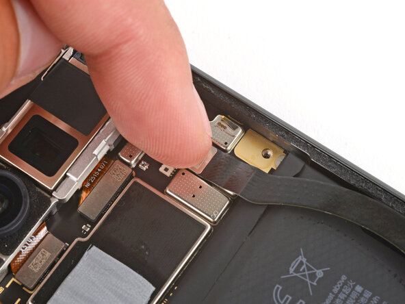 Google Pixel 10 Battery Replacement, Connect the interconnect cable: 35 단계, 이미지 2개 중 2개