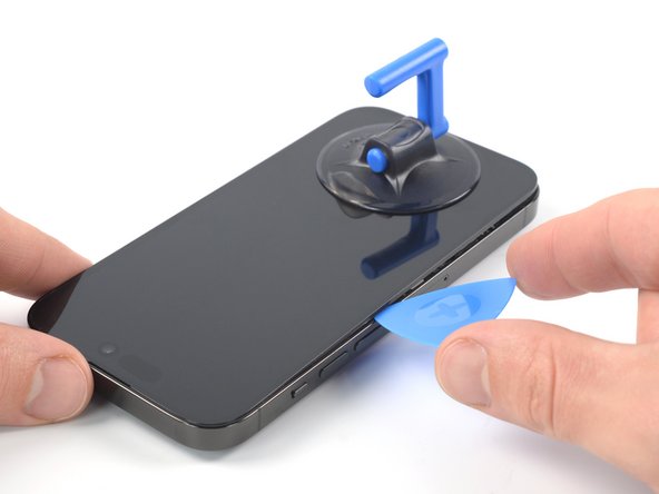 iPhone 14 Pro Vervanging van het scherm, Snijd de lijm aan de linkerzijde van het scherm door: stap 5, afbeelding 3 van 3