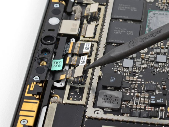 Microsoft Surface Pro X Volume Button Cable Replacement: passo 96, immagine 3 di 3