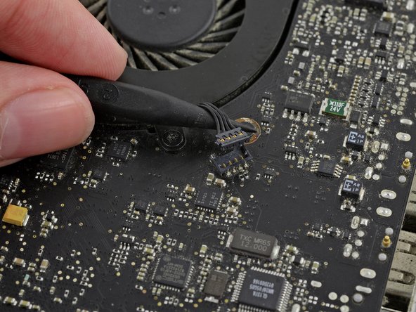 MacBook Pro 15" Unibody Late 2008 and Early 2009 Left Fan Replacement, Left Fan: crwdns2935265:06crwdnd2935265:02crwdnd2935265:02crwdne2935265:0