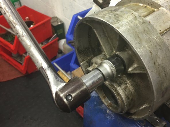 AJS/Matchless Lightweight Gearbox Overhaul, Strip down the main casing: crwdns2935265:012crwdnd2935265:03crwdnd2935265:03crwdne2935265:0