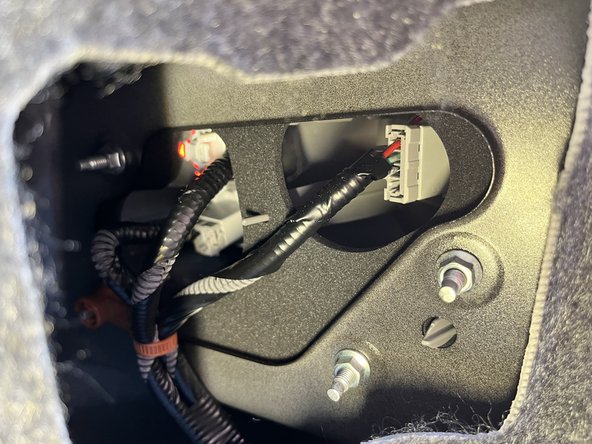 2009-2014 Acura TSX Brake Light Replacement: crwdns2935265:06crwdnd2935265:03crwdnd2935265:03crwdne2935265:0