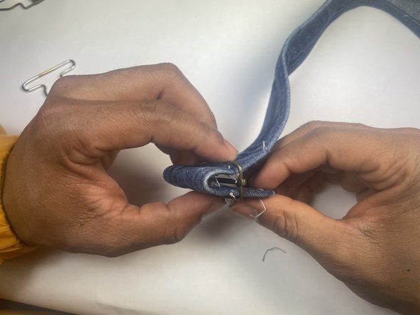 Overalls Buckle Replacement: crwdns2935265:04crwdnd2935265:02crwdnd2935265:03crwdne2935265:0