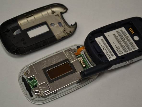 Motorola W315 Screen Replacement: crwdns2935265:04crwdnd2935265:03crwdnd2935265:03crwdne2935265:0