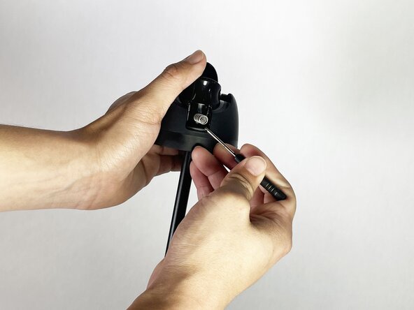 Owala Free Sip Water Bottle Button Replacement: 2 단계, 이미지 3개 중 2개