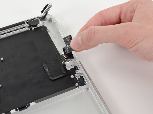 MacBook Pro 13" Retina Display Late 2012 Upper Case Replacement: crwdns2935265:052crwdnd2935265:02crwdnd2935265:02crwdne2935265:0