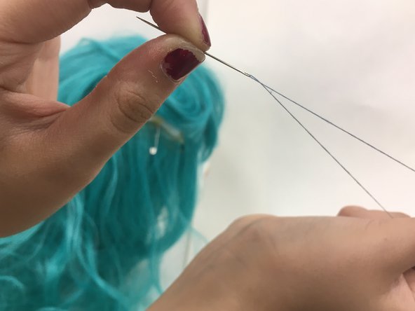 How to Fix a Broken Wig: crwdns2935265:06crwdnd2935265:02crwdnd2935265:02crwdne2935265:0