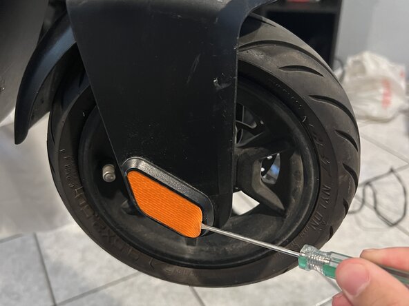 NIU KQi3 Pro Electric Scooter Front Tire Replacement: crwdns2935265:02crwdnd2935265:01crwdnd2935265:02crwdne2935265:0