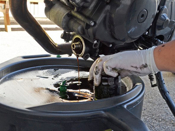 1999-2002 Suzuki SV650 Oil Change, Replacing the oil filter: step 5, image 3 of 3
