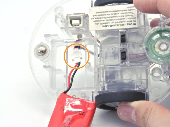Disassembling the Blue-Bot, Removing the battery: crwdns2935265:03crwdnd2935265:03crwdnd2935265:03crwdne2935265:0