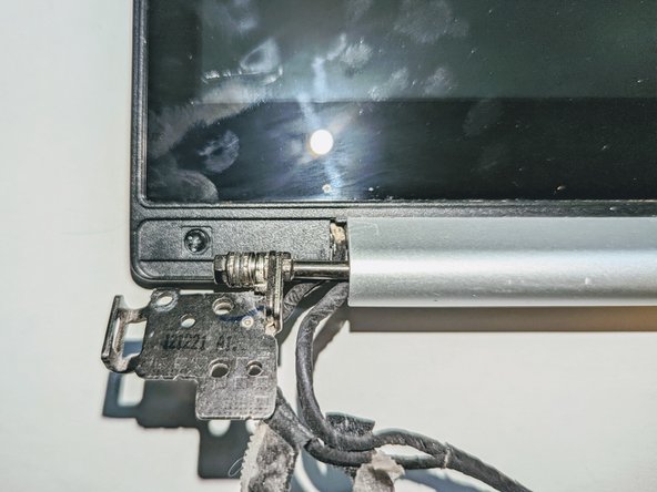 ASUS VivoBook S400C LCD / Touch Screen Assembly Replacement, Remove the Hinge Cover: crwdns2935265:016crwdnd2935265:03crwdnd2935265:03crwdne2935265:0