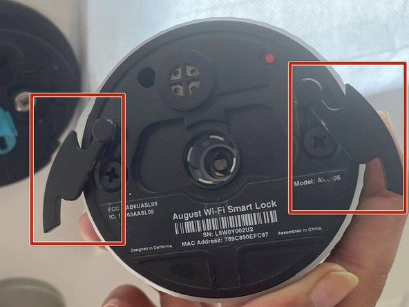 How to Replace a Manual Door Lock With An August (4th Gen.) Smart Lock: 步骤 6 中的图像 2，3